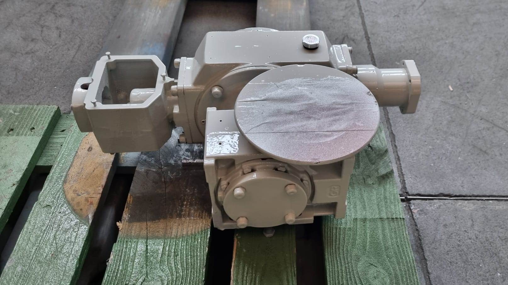 Verniciatura Tognotti: Verniciatura industriale a Gallarate - Struttura metallica: protetta e trattata con base