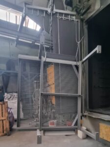 Verniciatura Tognotti: Verniciatura industriale a Gallarate - Tavoli sabbiati