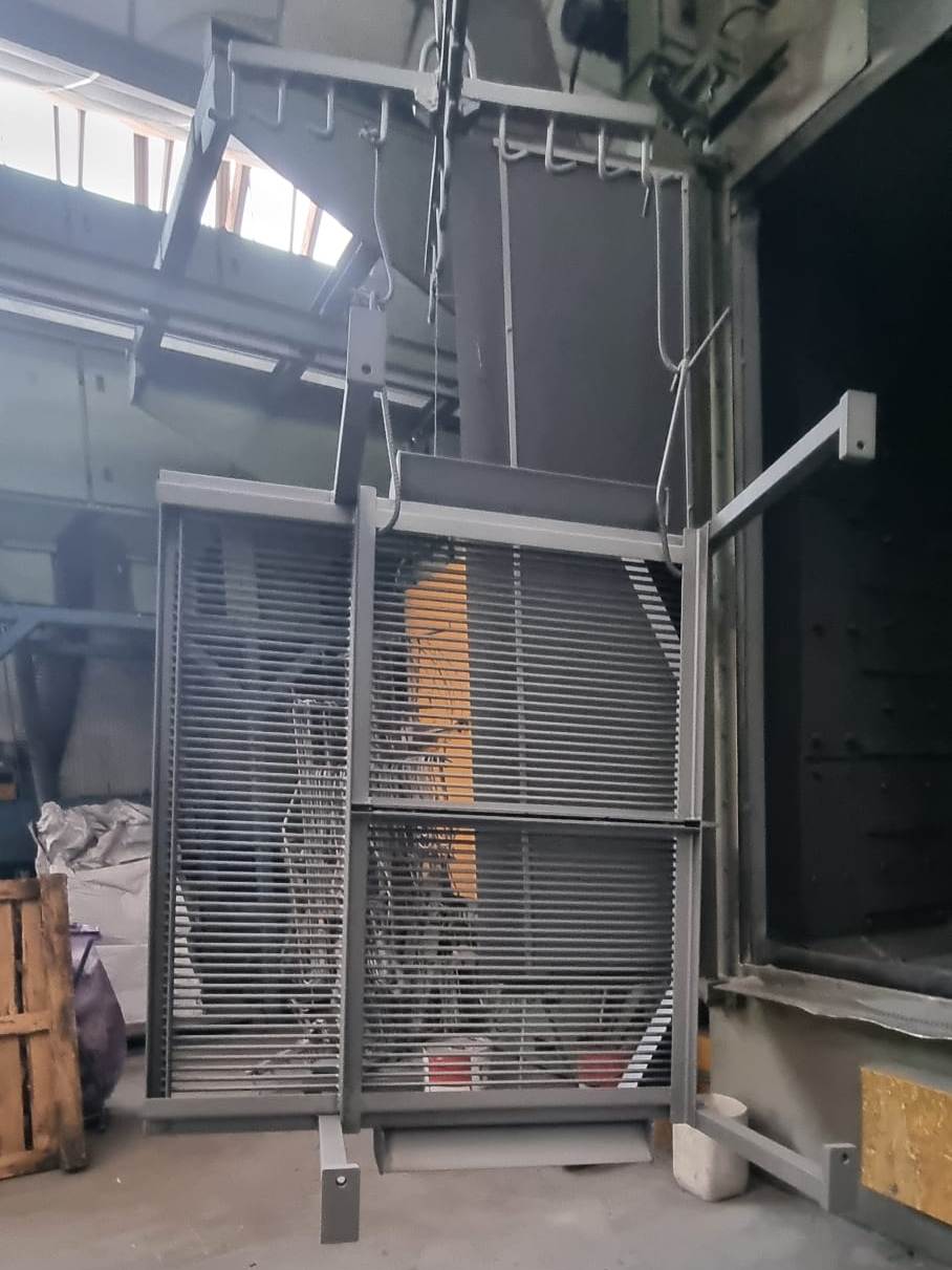 Verniciatura Tognotti: Verniciatura industriale a Gallarate - Tavoli sabbiati