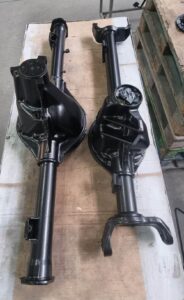 Verniciatura Tognotti: Verniciatura industriale a Gallarate - Parti in metallo di un'automobile: dipinte