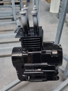 Verniciatura Tognotti: Verniciatura industriale a Gallarate - Motore verniciato, in asciugatura