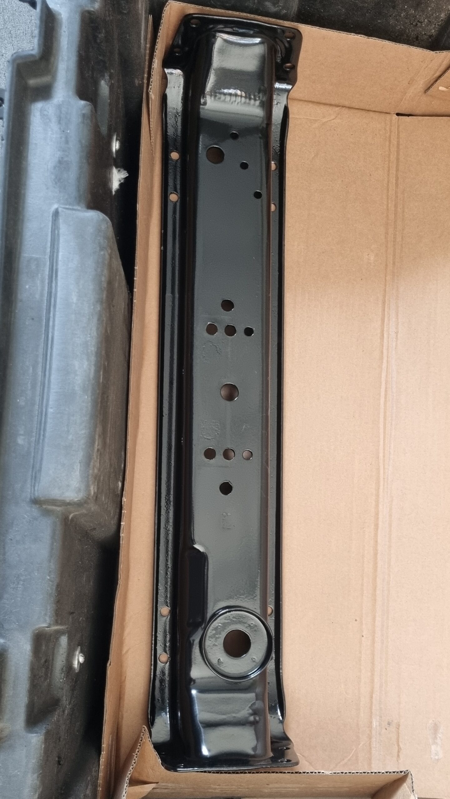 Verniciatura Tognotti: Verniciatura industriale a Gallarate - Particolare auto  verniciato